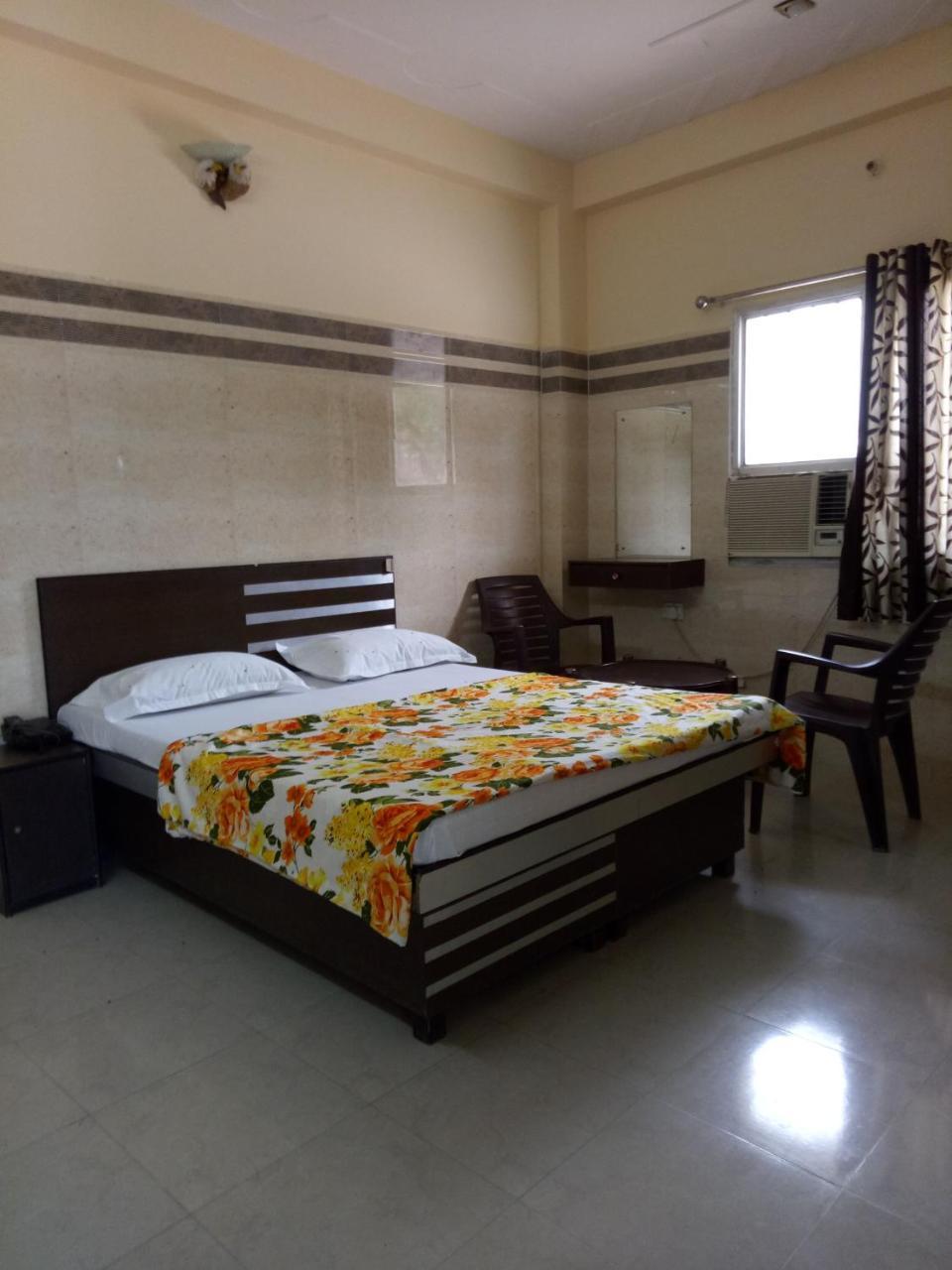 Kanchan Palace Vrindāvan Buitenkant foto